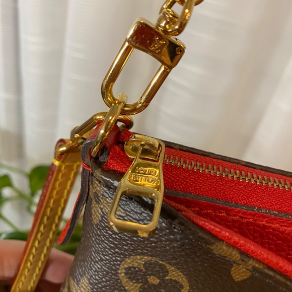 Authentic Louis Vuitton Pallas clutch in red - Picture 3 of 9